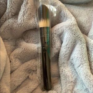 ISH DELUXE BRONZER POWDER BRUSH LUXURY BRUSHES NWT